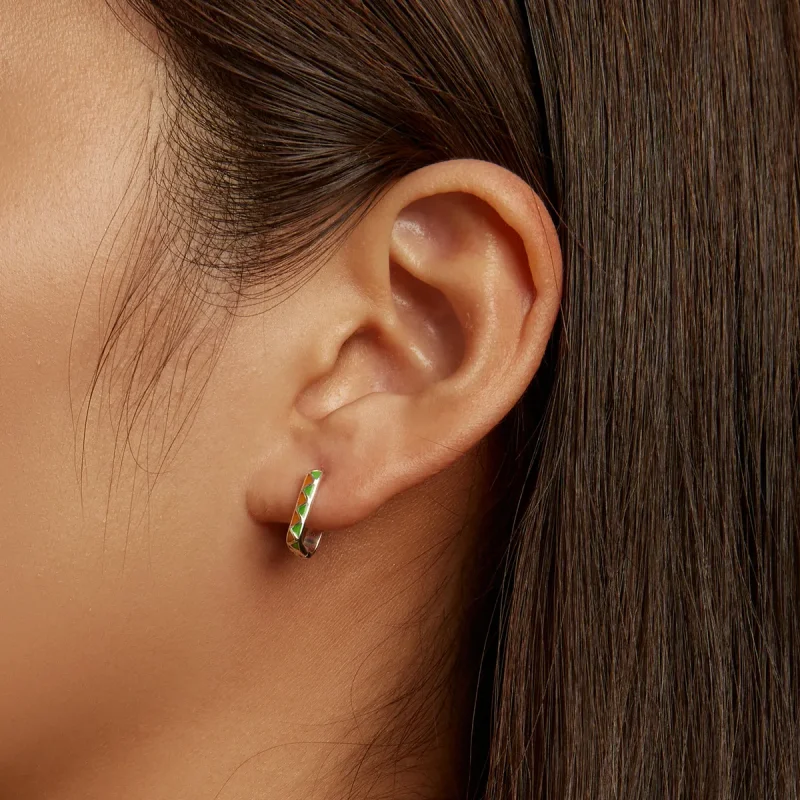 (slika za) Obročasti uhani v preprostem barvnem kontrastu v slogu Pandora - SCE1371-GN - Ogled 6