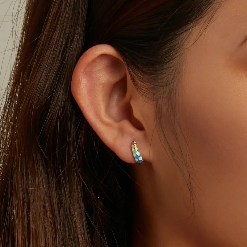 (slika za) Obročasti uhani v slogu Pandora Rainbow Checkerboard - SCE1351 - Ogled 3