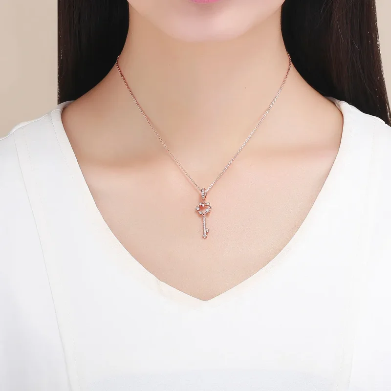 (slika za) Obesek za bleščeče ključe Luchy v stilu Pandora iz rožnatega zlata - SCC1122 - Ogled 2