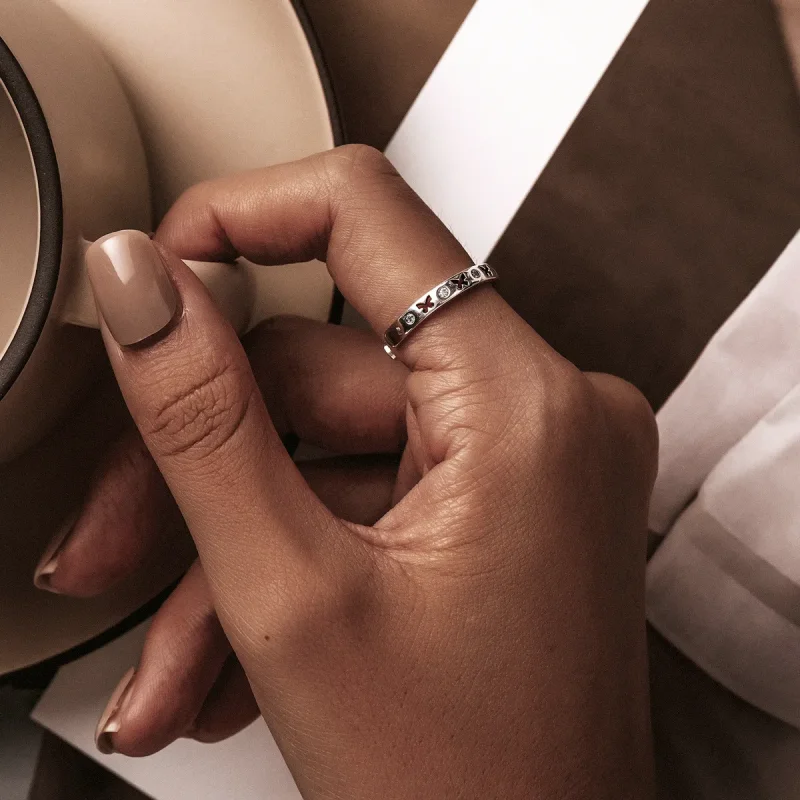 (slika za) Odprt prstan z odprtim metuljem v slogu Pandora - SCR764 - Ogled 5