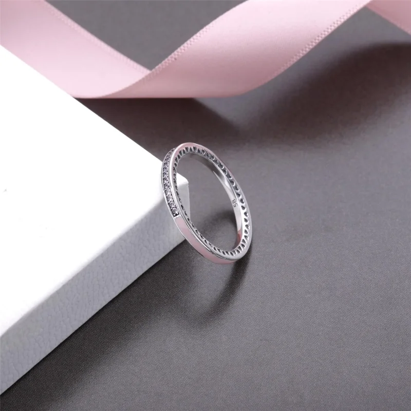 (slika za) Prstan s sijočimi srci iz PANDORE - 191011NCC - Ogled 3