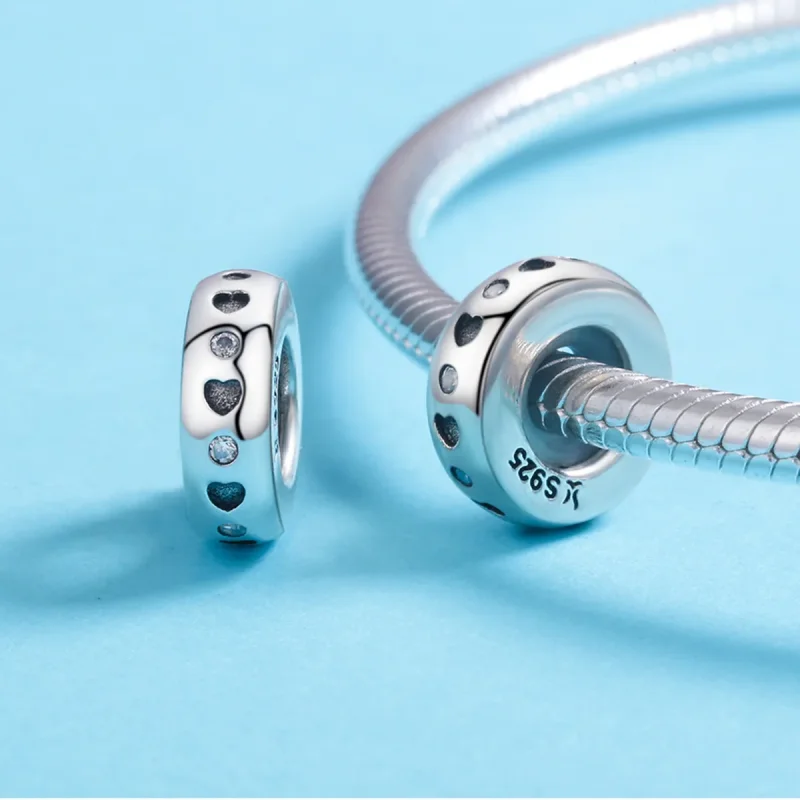 (slika za) Srebrni distančni obesek s srečnimi srčki in pikami v stilu Pandora - SCC593 - Ogled 5
