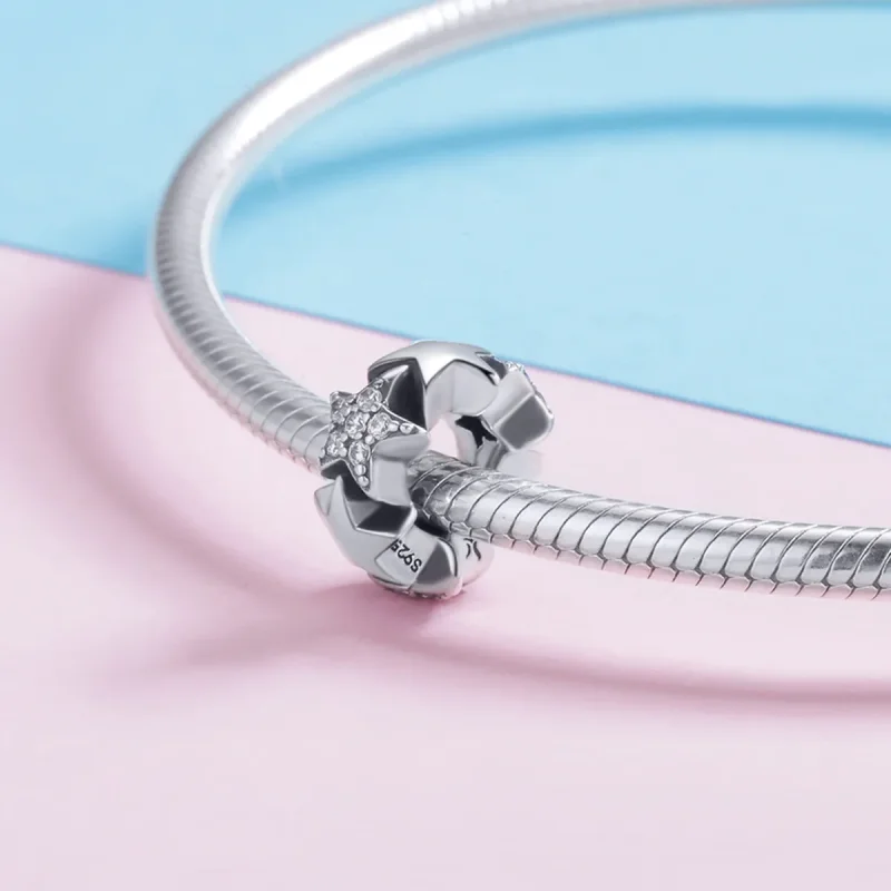 (slika za) Srebrni distančni obesek z majhnimi zvezdicami v stilu Pandora - SCC929 - Ogled 4