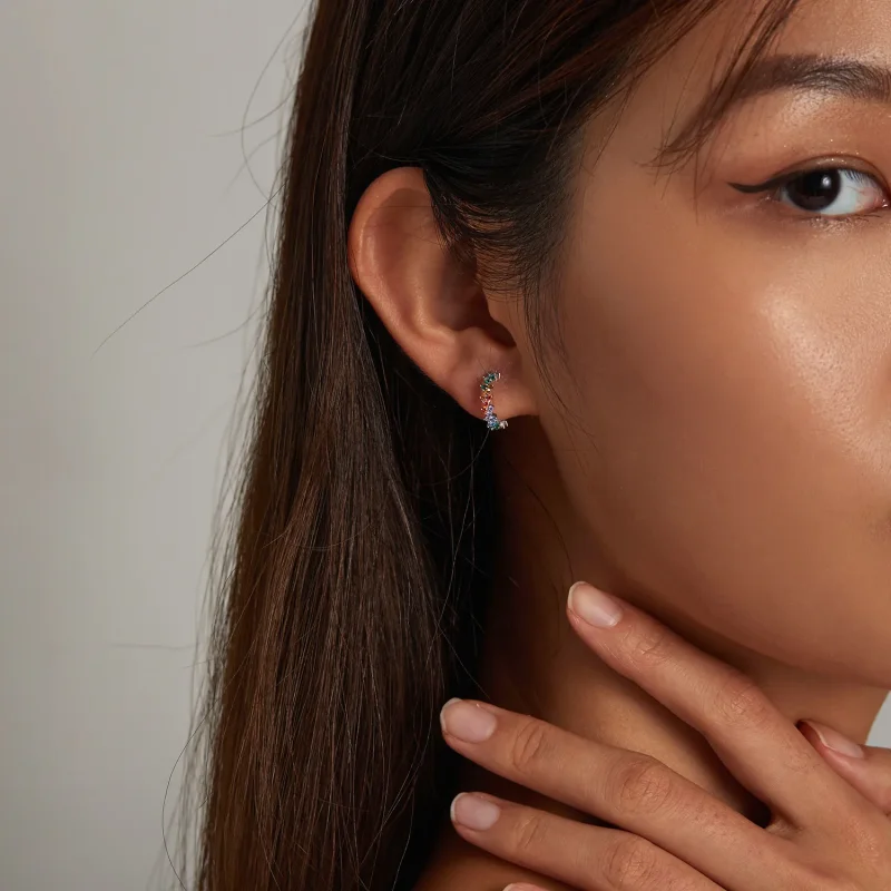 (slika za) Ukrivljeni barvni uhani iz cirkonija v slogu Pandora - SCE1272 - Ogled 6