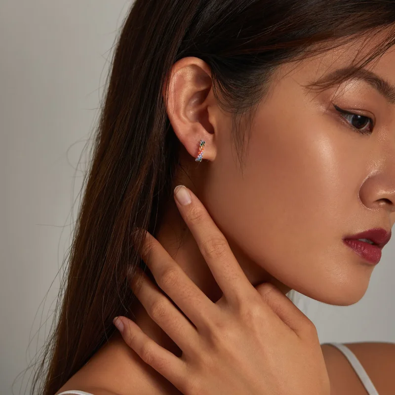 (slika za) Ukrivljeni barvni uhani iz cirkonija v slogu Pandora - SCE1272 - Ogled 7