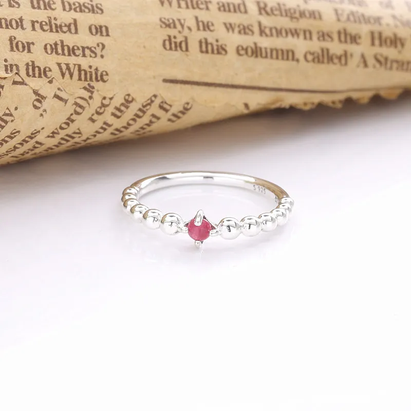 (slika za) PANDORA Prstan iz niza perlic v žareče rdeči barvi - 198867C02 - Ogled 4